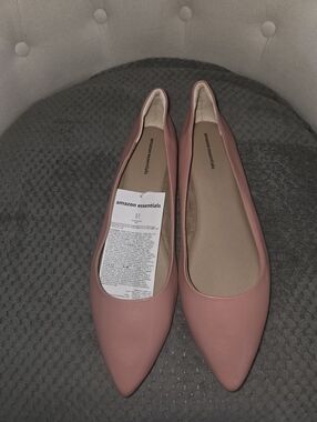 Amazon Essentials Women's Pointed Toe Flats in Rose